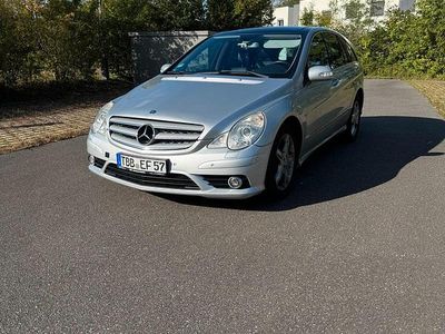Mercedes R320