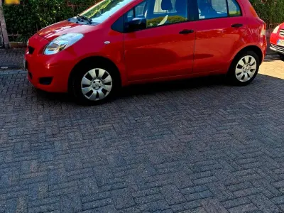 Brugt Toyota Yaris 70 HK (51 kW) 2010 Rød Hatchback