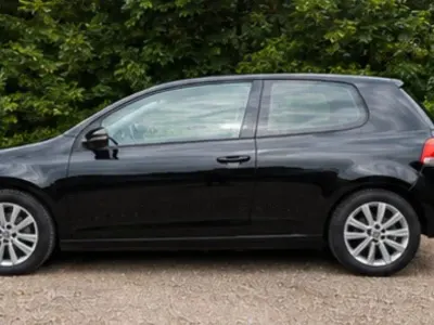 Gebraucht VW Golf VI 86 PS (63 kW) 2011 Schwarz Kleinwagen