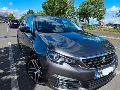 Grau Gebraucht 2017 Peugeot 308 Allure Kombi | 10.800 € (Fairer Preis)