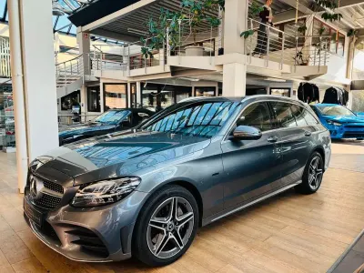 Używany Mercedes C300e AMG line 211 KM (155 kW) 2020 Szary Sedan/Limuzyna