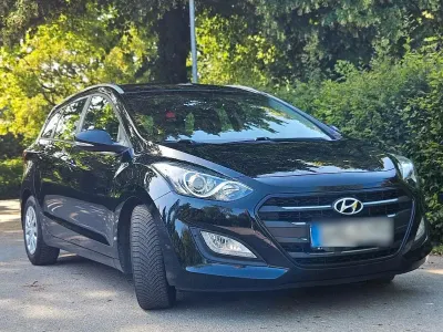 Gebraucht Hyundai i30 110 PS (80 kW) 2015 Schwarz Kombi