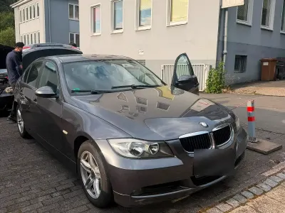 Gebraucht BMW 320 150 PS (110 kW) 2005 Grau Limousine