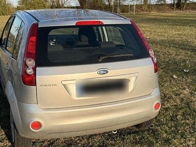 Gebraucht Ford Fiesta 70 PS (51 kW) 2006 Silber Kleinwagen