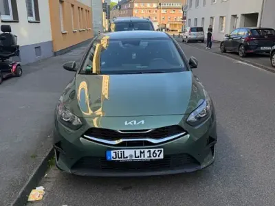 Gebraucht Kia Ceed Vision 140 PS (102 kW) 2025 Grün Kleinwagen