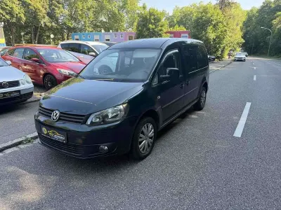 Gebraucht VW Caddy Maxi Trendline 102 PS (75 kW) 2012 Veneziengrün perleffekt Van / Kleinbus