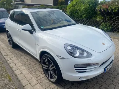Używany Porsche Cayenne 245 KM (180 kW) 2013 Biały SUV