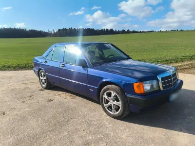 Gebraucht Mercedes 190 Avantgarde 140 PS (102 kW) 1993 Blau Limousine