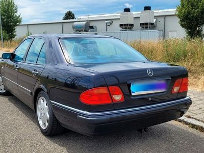 gebraucht Mercedes E280 AVANTGARDE Avantgarde