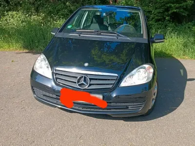 Gebraucht Mercedes A160 95 PS (69 kW) 2011 Schwarz Kleinwagen