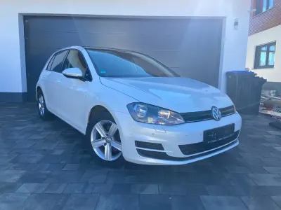 Gebraucht VW Golf VII Comfortline 105 PS (77 kW) 2012 Weiß Limousine