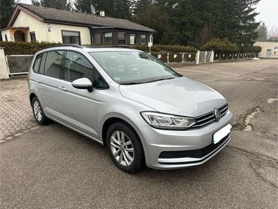 Gebraucht VW Touran Comfortline 150 PS (110 kW) 2018 Silber Van / Kleinbus