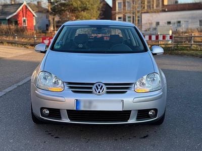 Silber Gebraucht 2005 VW Golf V Kleinwagen | 2.800 € (Fairer Preis)