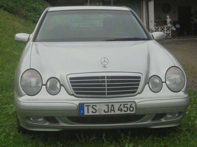 Mercedes E240