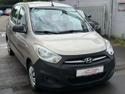 Gebraucht Hyundai i10 69 PS (50 kW) 2012 Beige Kleinwagen