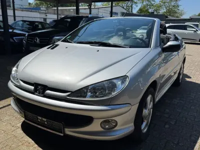 Gebraucht Peugeot 206 CC Quiksilver 109 PS (80 kW) 2005 Silber Cabrio