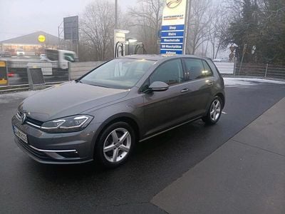 Gebraucht VW Golf VII Highline 150 PS (110 kW) 2020 Grau Limousine