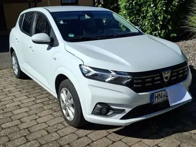 Gebraucht Dacia Sandero Comfort 101 PS (74 kW) 2021 Weiß Kleinwagen