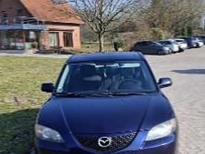 Usata Mazda 3 104 CV (76 kW) 2005 Blu Utilitaria