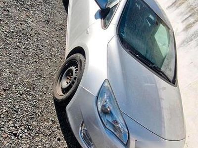 Gebraucht Opel Astra 95 PS (69 kW) 2011 Silber Limousine