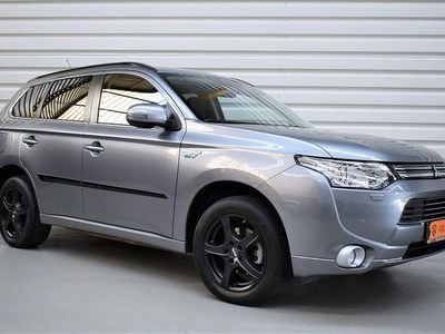 Gebraucht Mitsubishi Outlander P-HEV Plus 121 PS (88 kW) 2014 Grau SUV