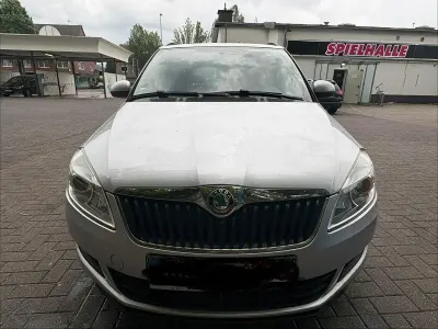 Gebraucht Skoda Fabia 105 PS (77 kW) 2012 Grau Limousine
