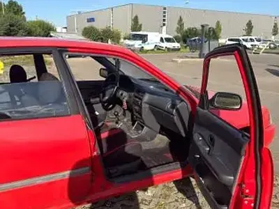Gebraucht Daihatsu Charade 90 PS (66 kW) 1995 Rot Limousine