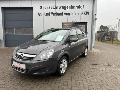 Gebraucht Opel Zafira Family 136 PS (100 kW) 2013 Plat.anthr./rogrey/0j:silbergr Van / Kleinbus