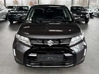 Gebraucht Suzuki Vitara Comfort 110 PS (80 kW) 2025 Grau metallic SUV