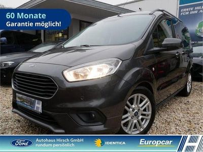 Grau Gebraucht 2022 Ford Tourneo Courier Titanium Van / Kleinbus | 19.800 €