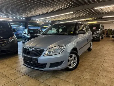 Gebraucht Skoda Fabia Classic 60 PS (44 kW) 2010 Blau Limousine
