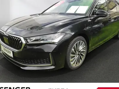 Neu Skoda Superb LAURIN & KLEMENT 204 PS (150 kW) 2026 Schwarz Kombi