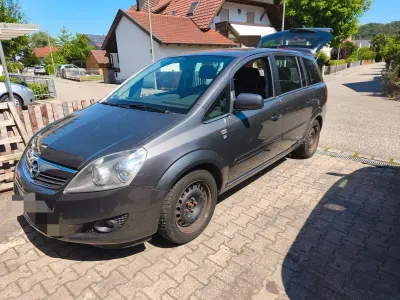Gebraucht Opel Zafira Family 116 PS (85 kW) 2010 Grau Van / Kleinbus