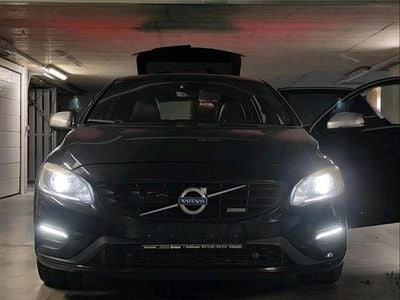Gebraucht Volvo V60 R-Design 215 PS (158 kW) 2015 Schwarz Kombi