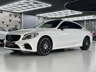 Gebraucht Mercedes C400 AMG 333 PS (244 kW) 2020 Weiß Coupé