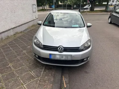 Gebraucht VW Golf VI Highline 105 PS (77 kW) 2010 Silber Kleinwagen