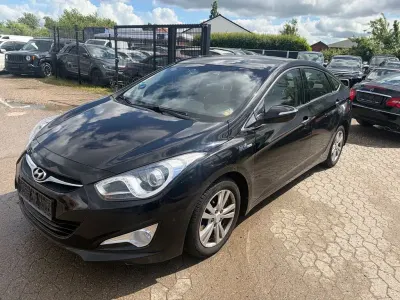 Gebraucht Hyundai i40 116 PS (85 kW) 2012 Schwarz Limousine