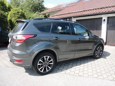 Gebraucht Ford Kuga ST-Line 182 PS (133 kW) 2018 Grau SUV