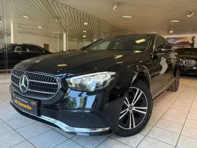 Gebraucht Mercedes E220 200 PS (147 kW) 2022 Schwarz Limousine