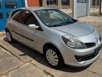 Gebraucht Renault Clio Rip Curl 75 PS (55 kW) 2007 Silber Kleinwagen