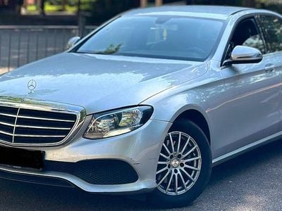 Mercedes E200