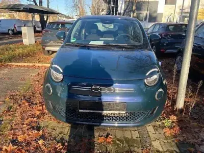 Gebraucht Fiat 500e 86 kW (118 PS) 2023 Grün Limousine