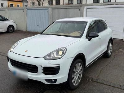 Second-hand Porsche Cayenne 262 CP (192 kW) 2015 Alb SUV