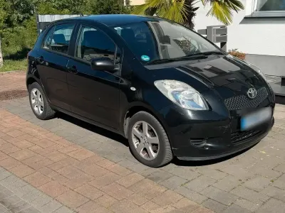 Brugt Toyota Yaris 69 HK (50 kW) 2006 Sort Hatchback