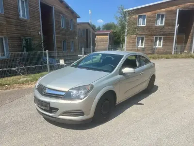 Gebraucht Opel Astra GTC Edition 90 PS (66 kW) 2005 Gold
