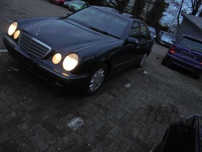 Mercedes E220
