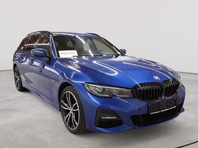 Gebraucht BMW 320e M Sport 163 PS (119 kW) 2022 Portimao blau metallic Kombi