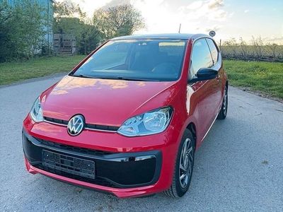 Second-hand VW up! Sound 75 CP (55 kW) 2017 Roșu Hatchback