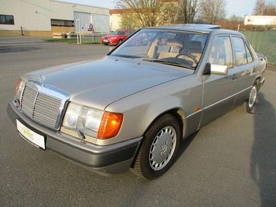 Gebraucht Mercedes E260 160 PS (117 kW) 1990 Silber Limousine