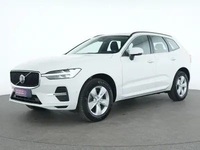 Gebraucht Volvo XC60 Momentum 197 PS (144 kW) 2022 Ice white SUV